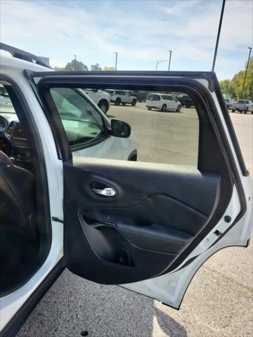 2023 Jeep Cherokee Altitude Lux