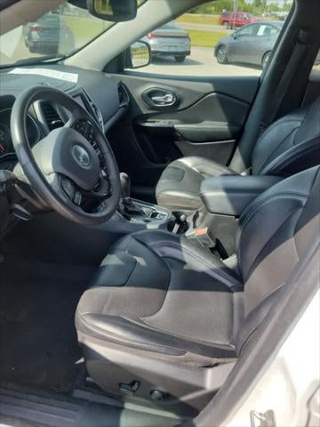 2023 Jeep Cherokee Altitude Lux