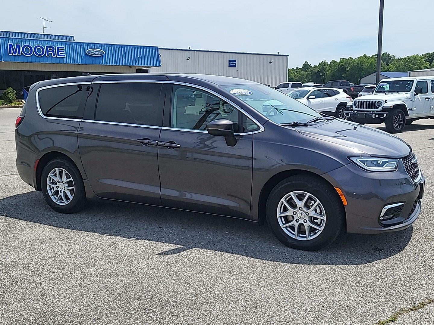 2023 Chrysler Pacifica Touring L