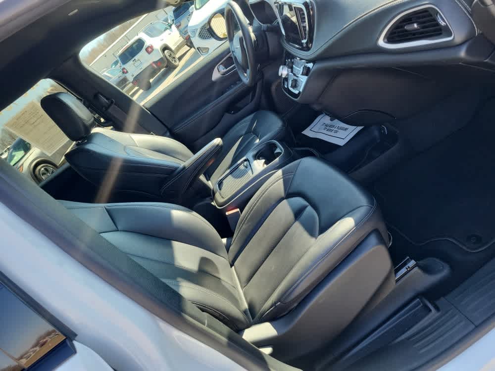 2024 Chrysler Pacifica Hybrid Hybrid S Appearance Pkg