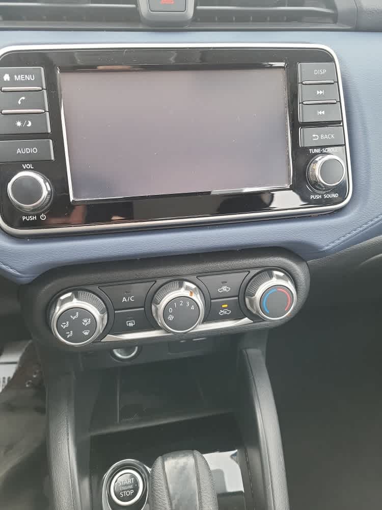 2023 Nissan Versa SV