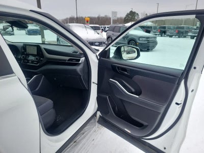 2023 Toyota Highlander LE