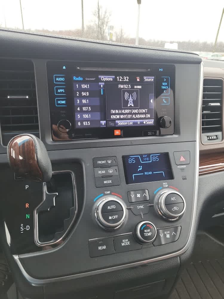 2016 Toyota Sienna Ltd Premium