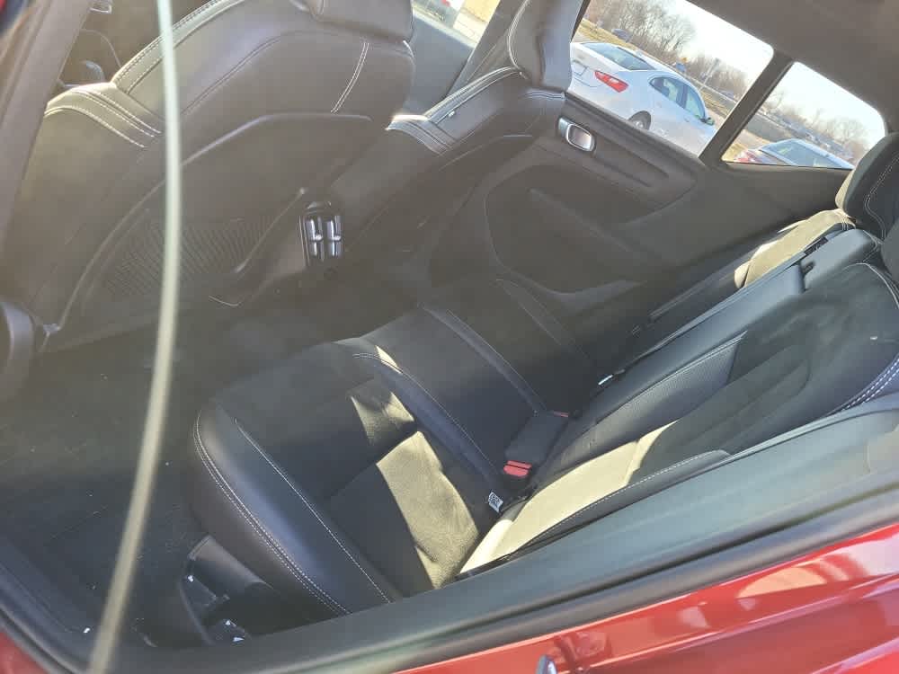 2020 Volvo XC40 R-Design