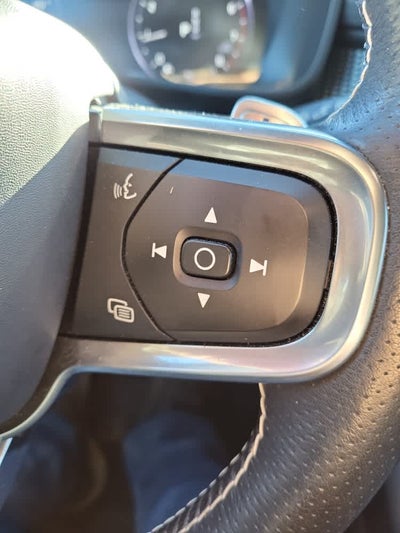 2020 Volvo XC40 R-Design