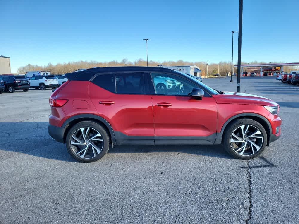 2020 Volvo XC40 R-Design