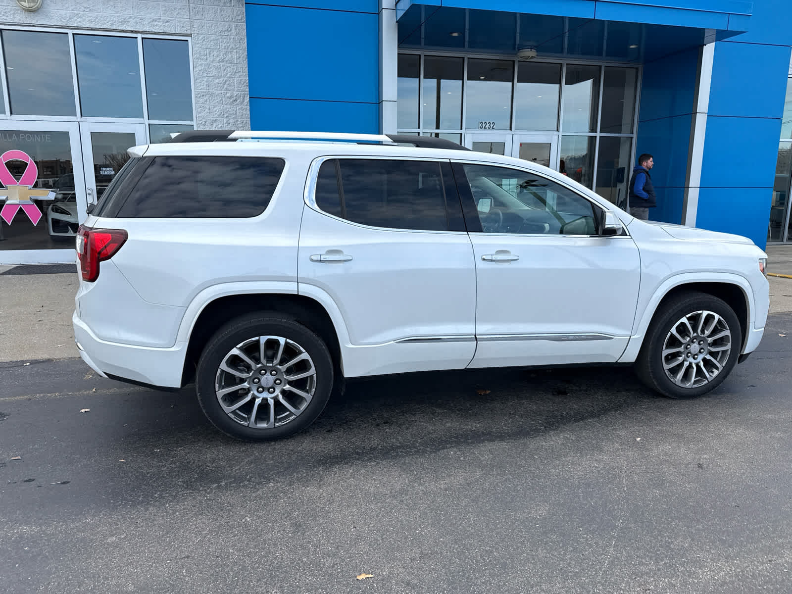 2023 GMC Acadia Denali