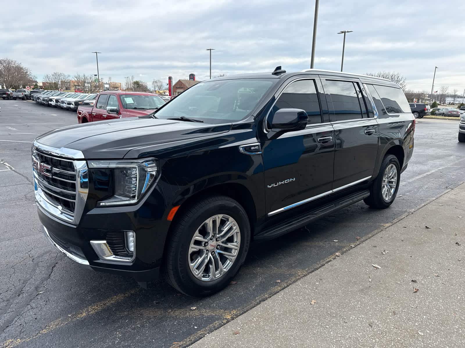 2023 GMC Yukon XL SLT