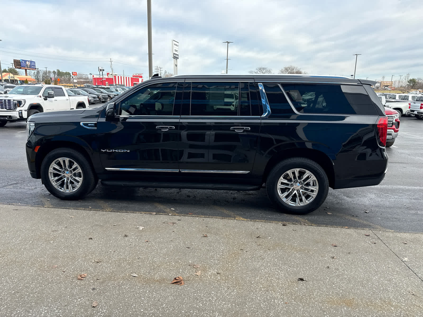 2023 GMC Yukon XL SLT