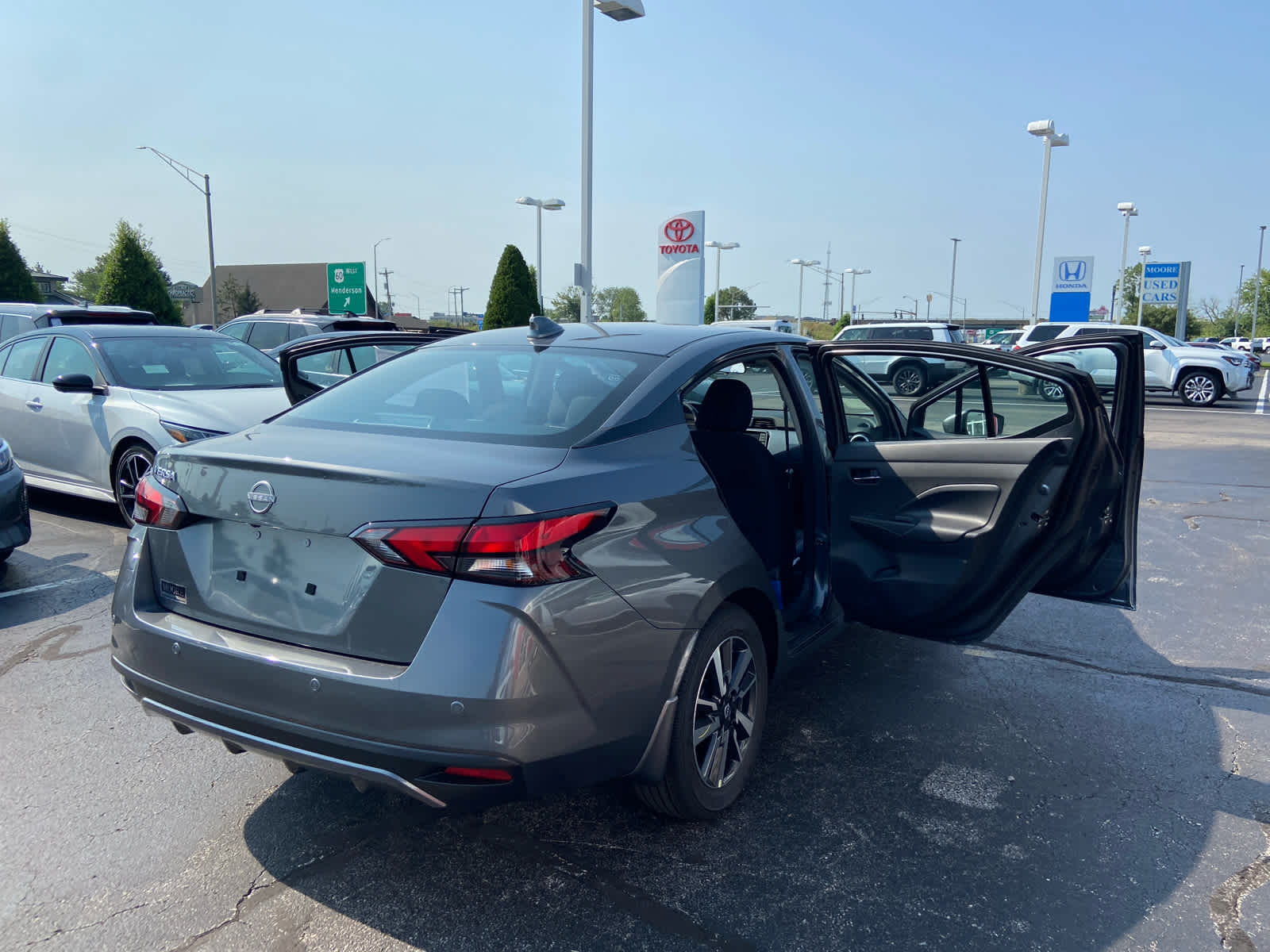 2025 Nissan Versa SV