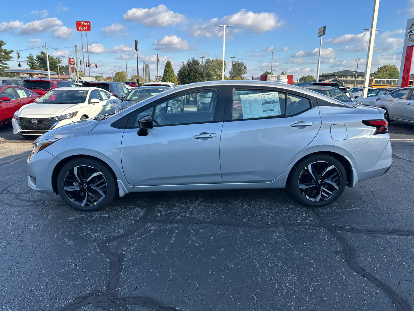 2025 Nissan Versa SR