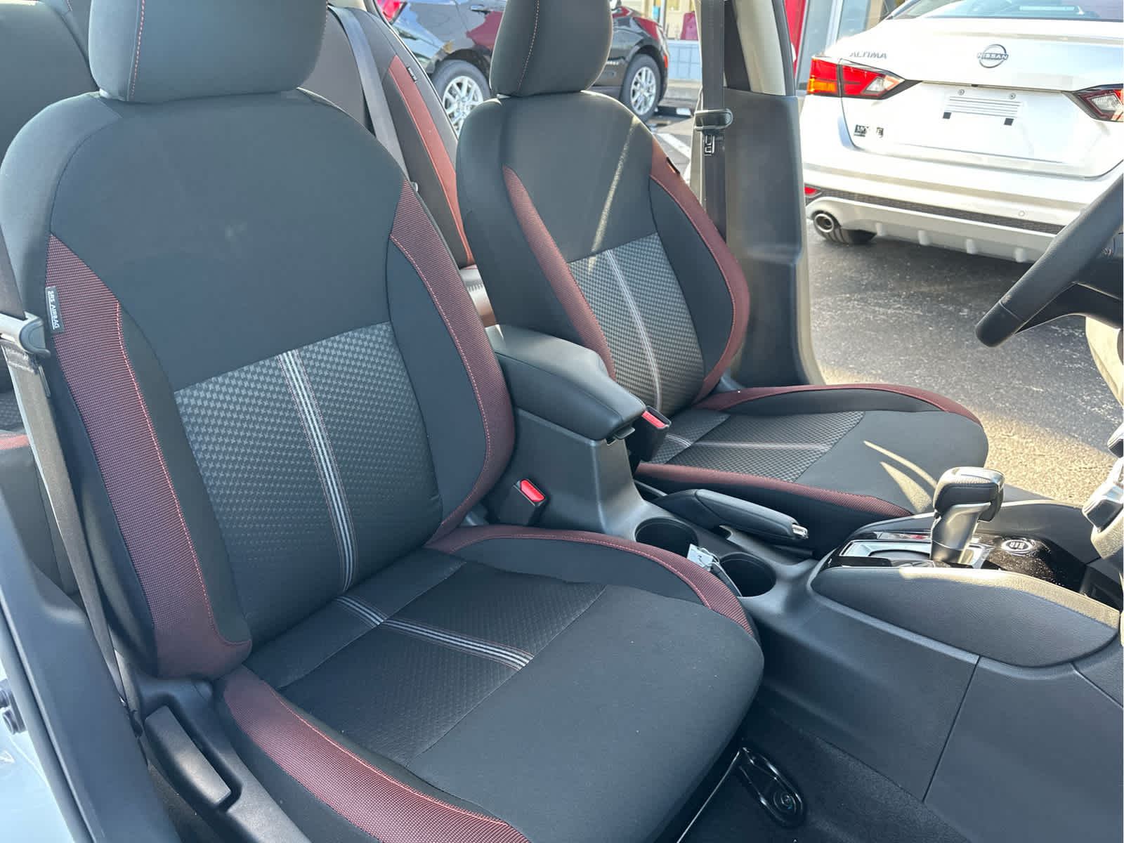 2025 Nissan Versa SR