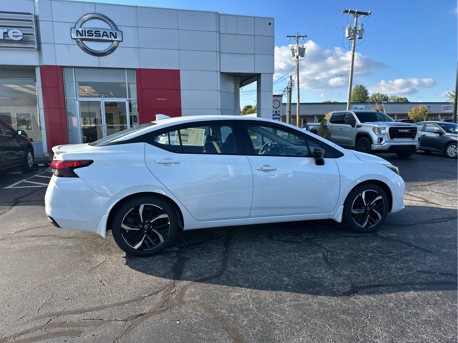 2025 Nissan Versa SR