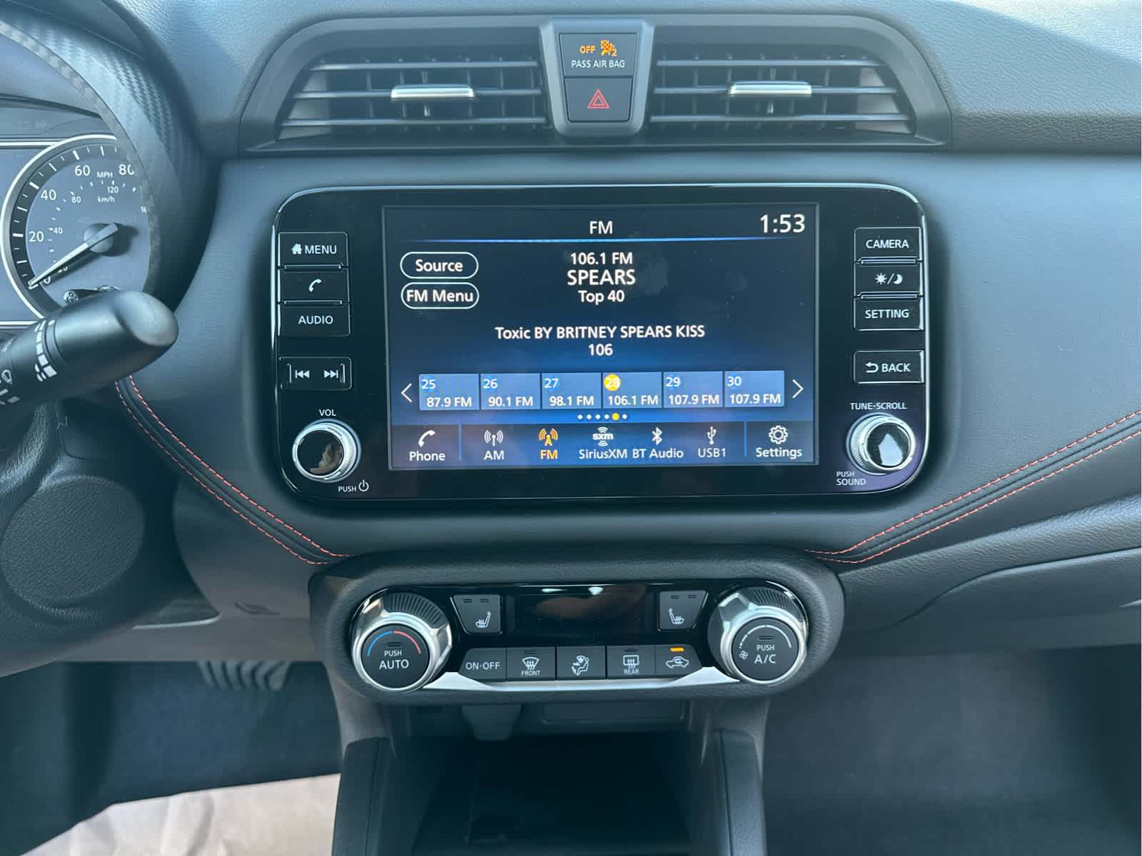 2025 Nissan Versa SR