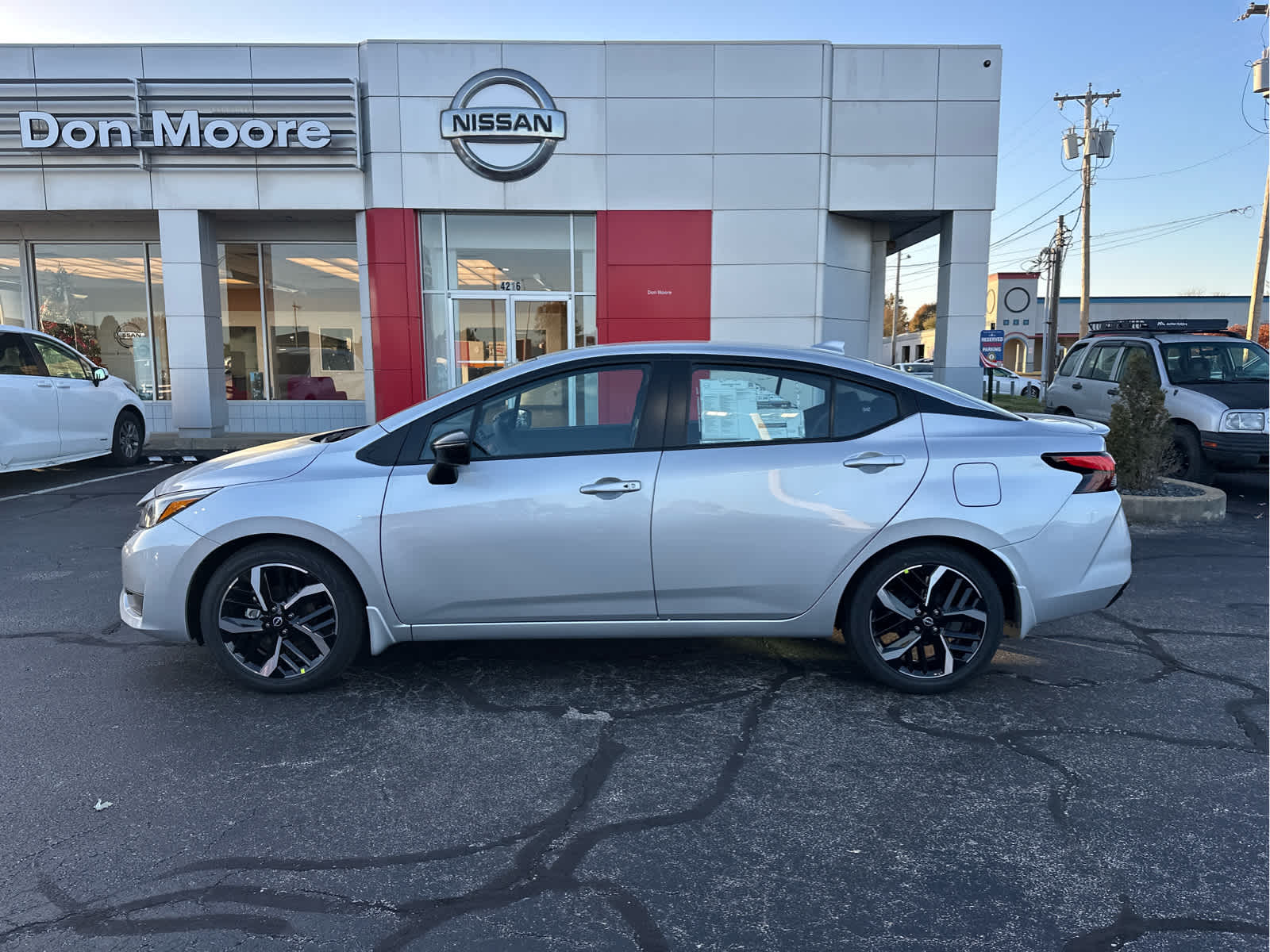 2025 Nissan Versa SR