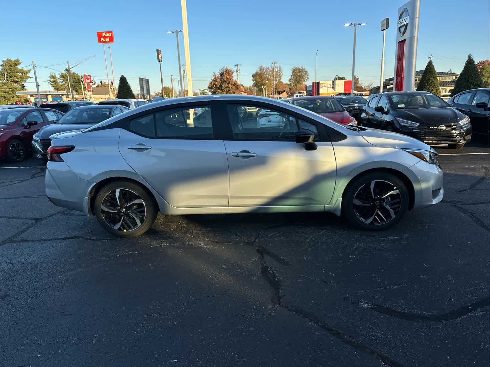 2025 Nissan Versa SR