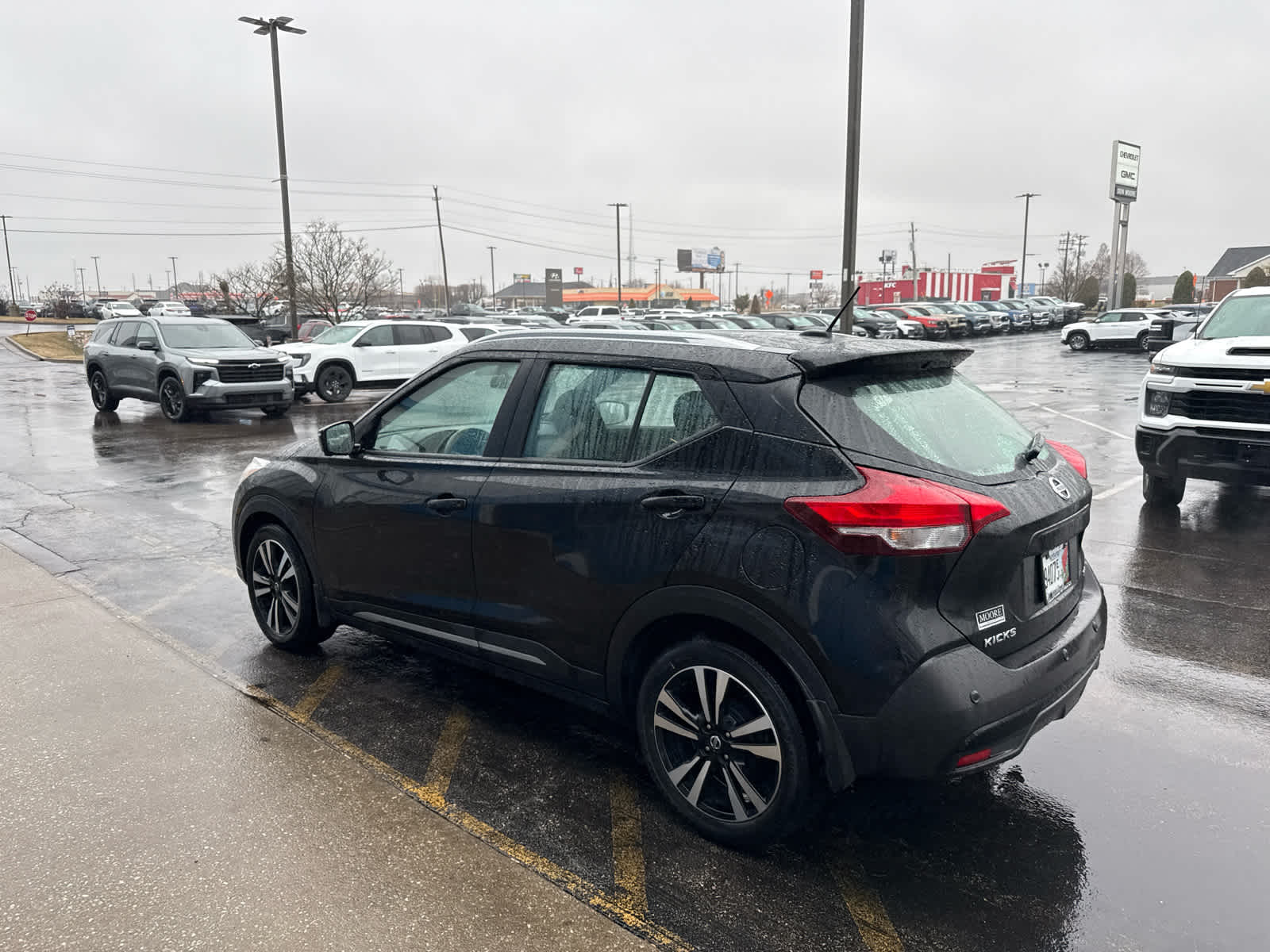 2020 Nissan Kicks SR