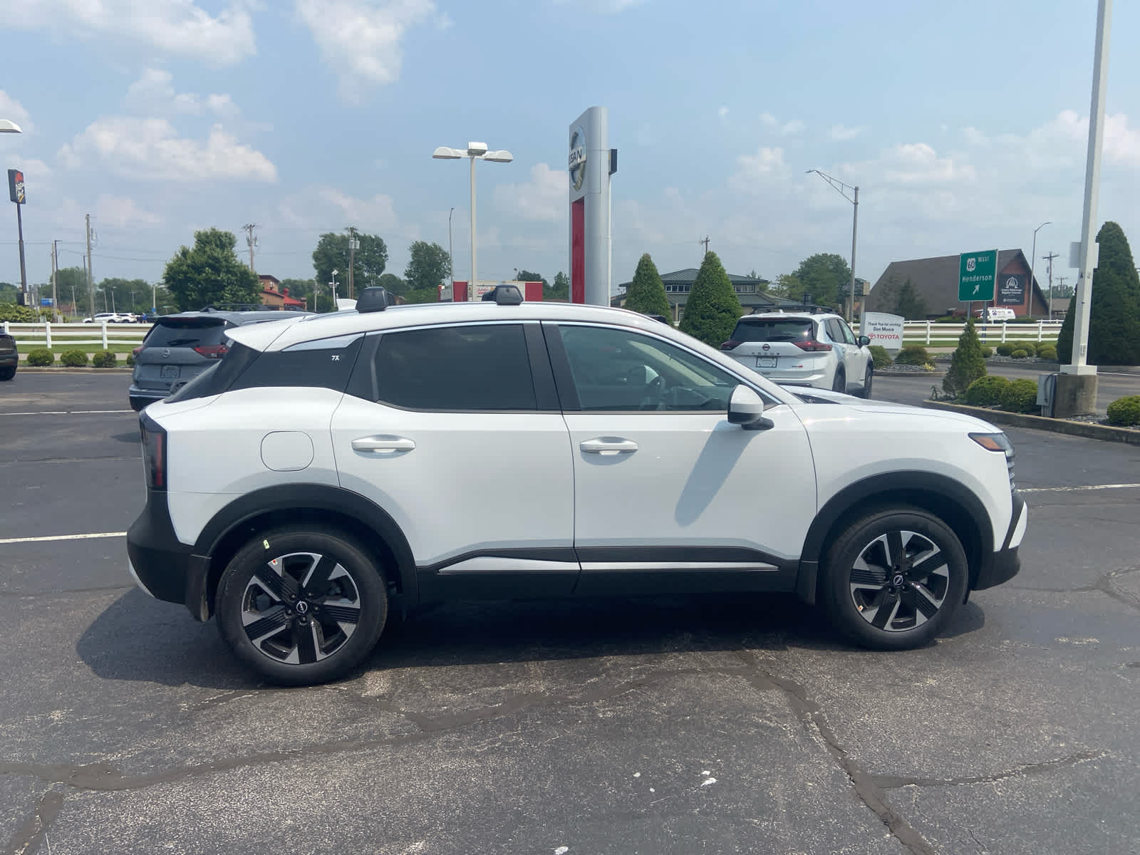 2025 Nissan Kicks SV