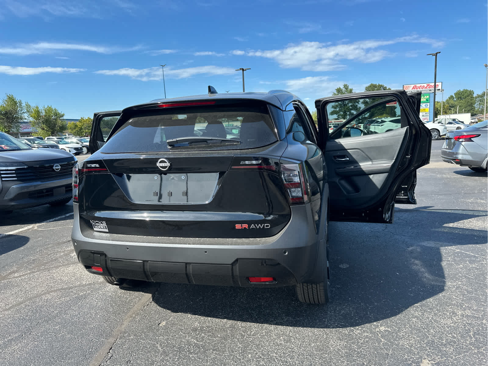 2025 Nissan Kicks SR