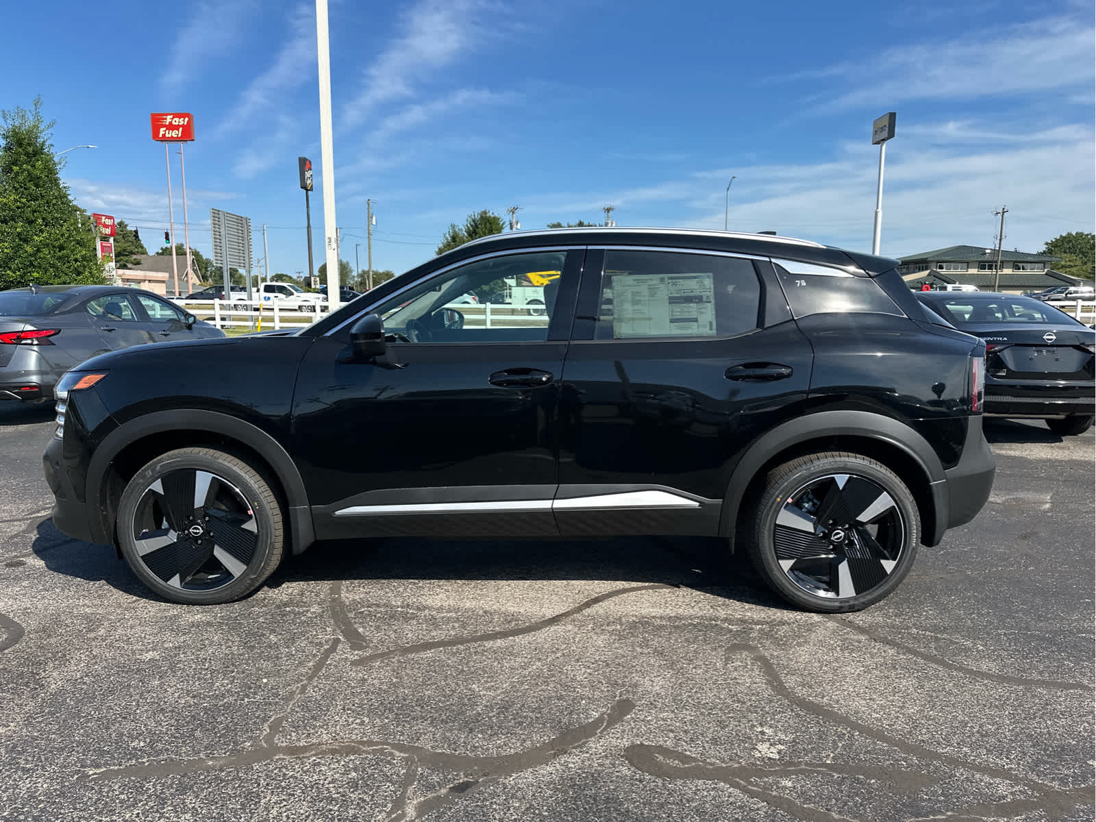 2025 Nissan Kicks SR