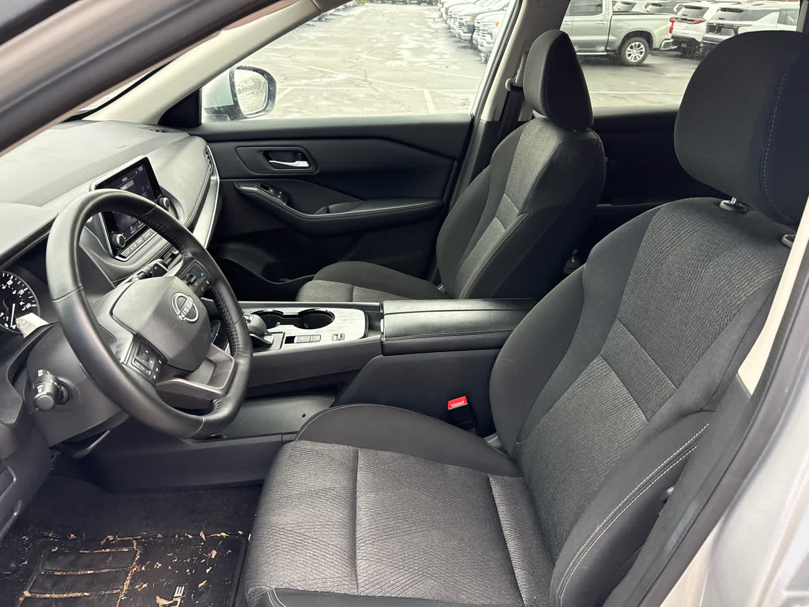 2025 Nissan Rogue SV