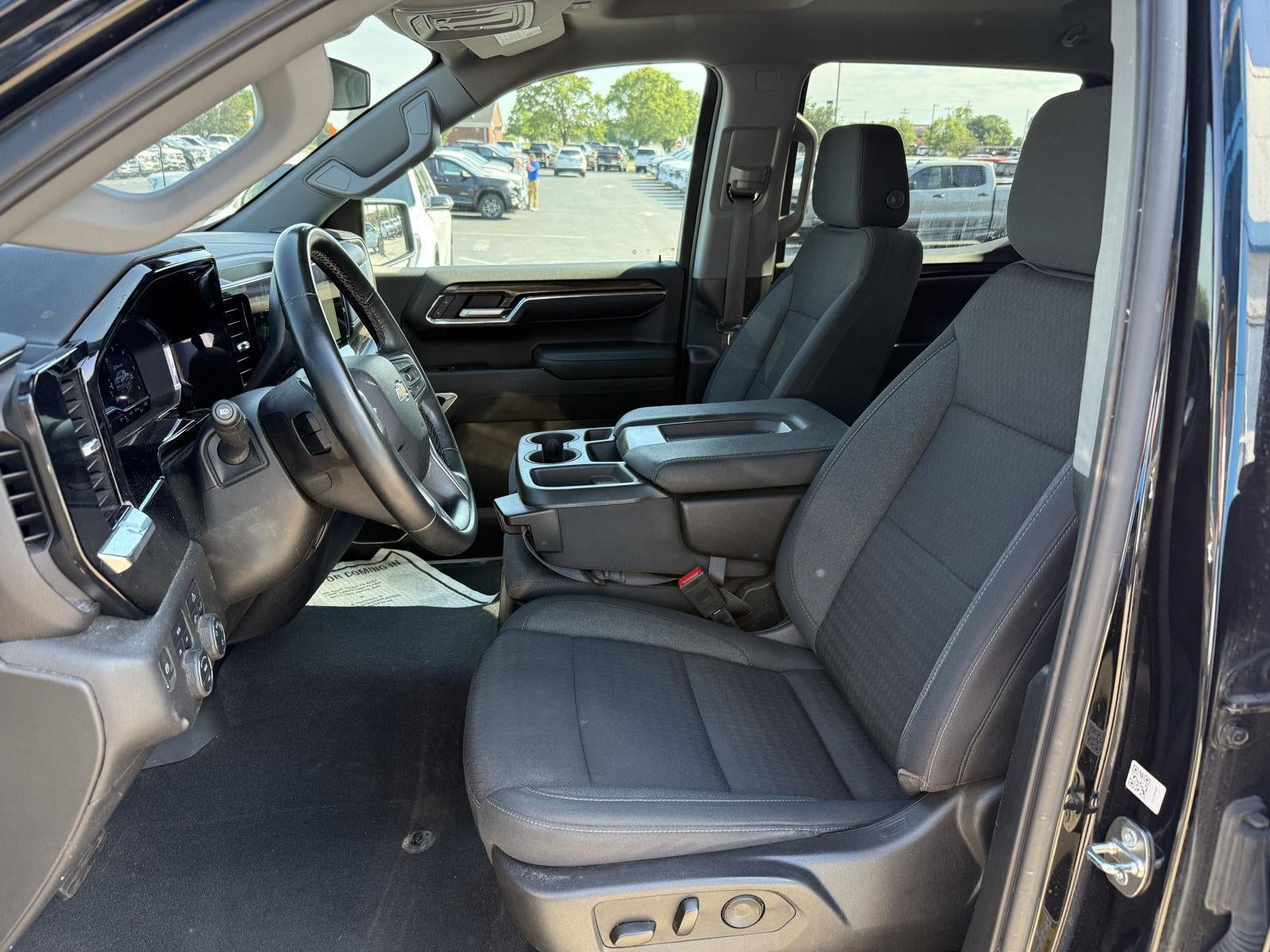 2024 Chevrolet Silverado 1500 LT (2FL)