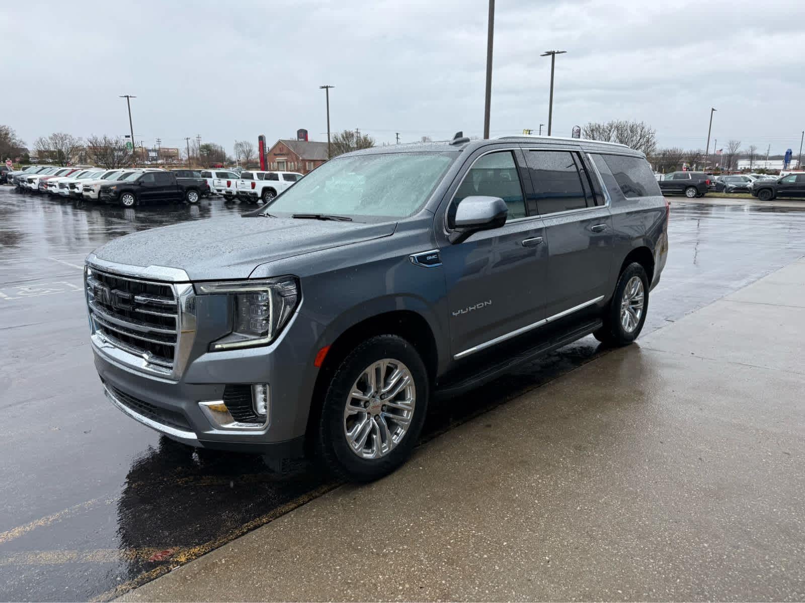 2022 GMC Yukon XL SLT