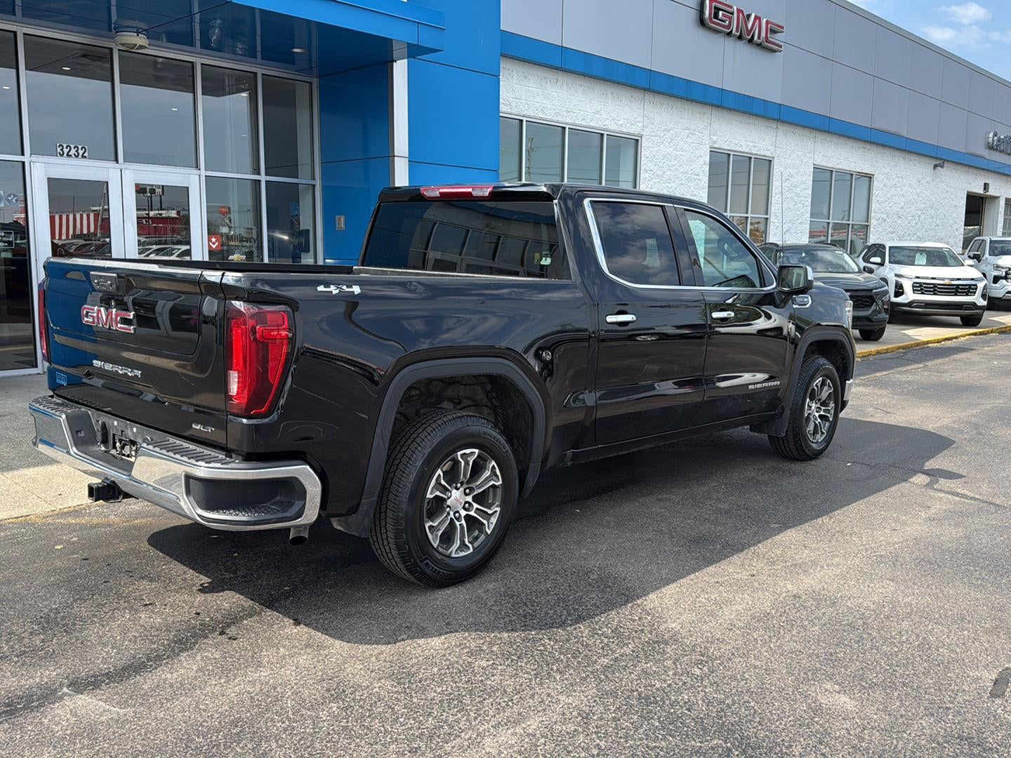 2025 GMC Sierra 1500 SLT