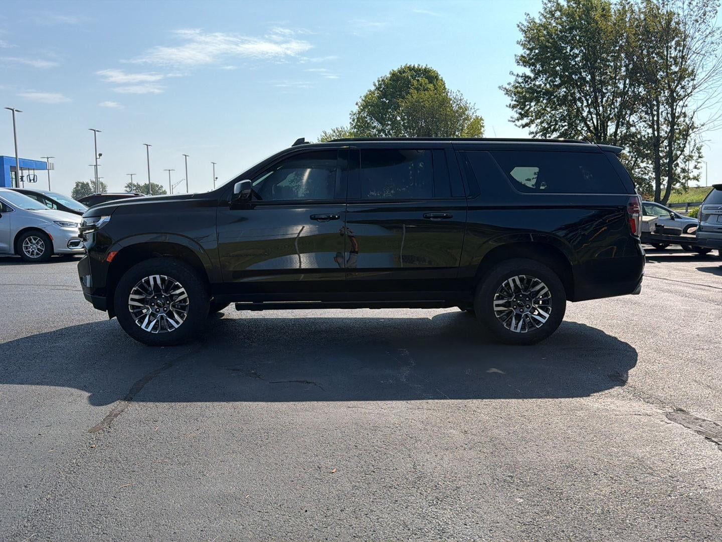 2023 Chevrolet Suburban RST