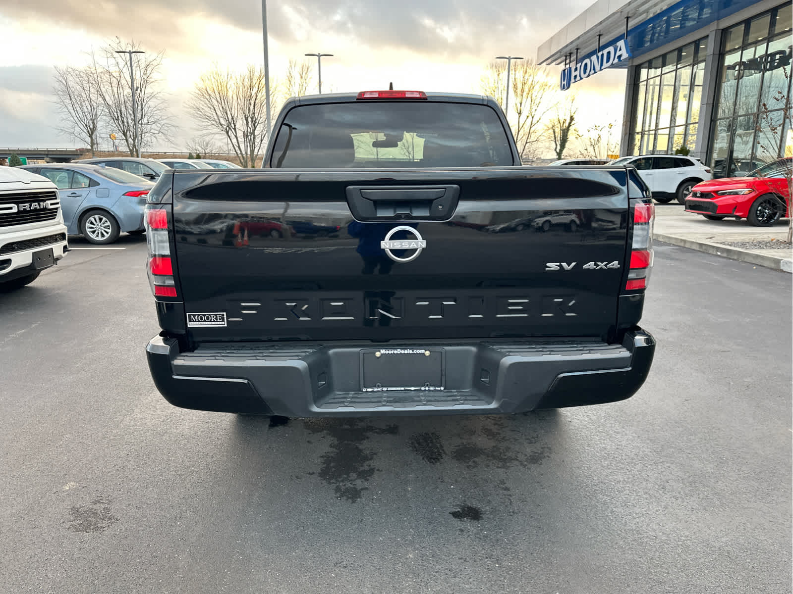 2024 Nissan Frontier SV