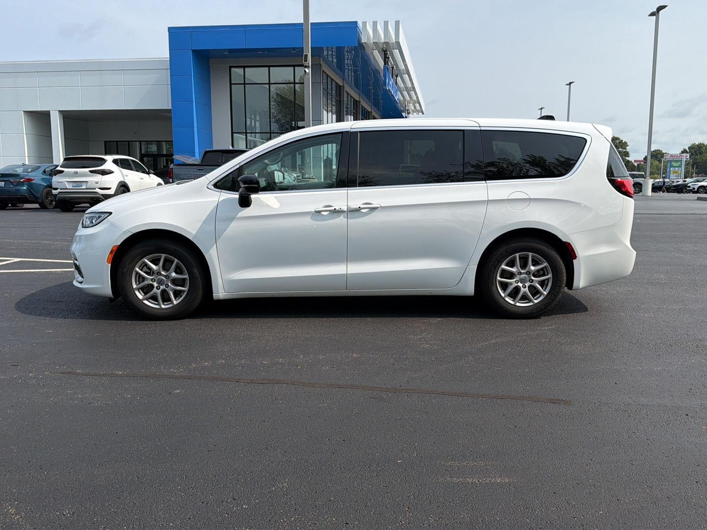 2024 Chrysler Pacifica Touring L