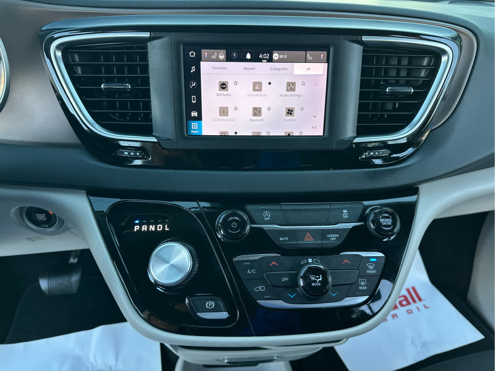 2023 Chrysler Voyager LX