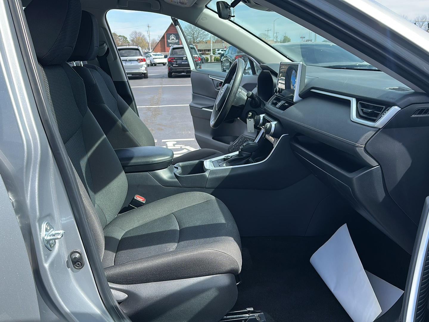 2025 TOYOTA TRUCK RAV4 HYBRID LE