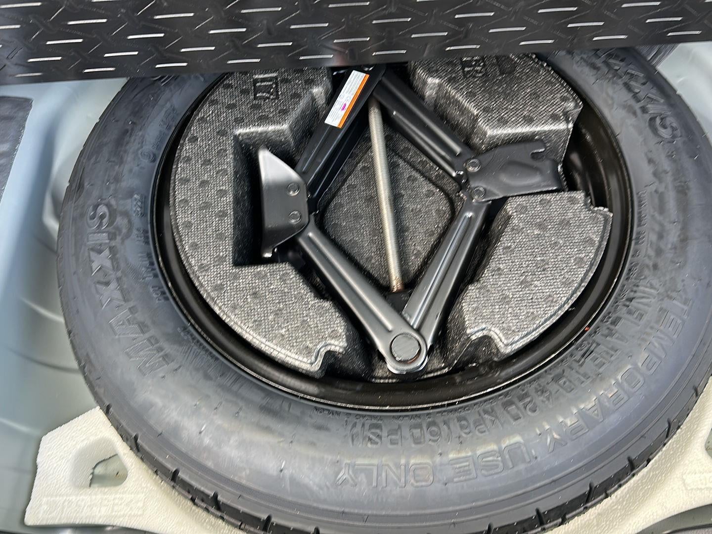 2025 TOYOTA TRUCK RAV4 HYBRID LE