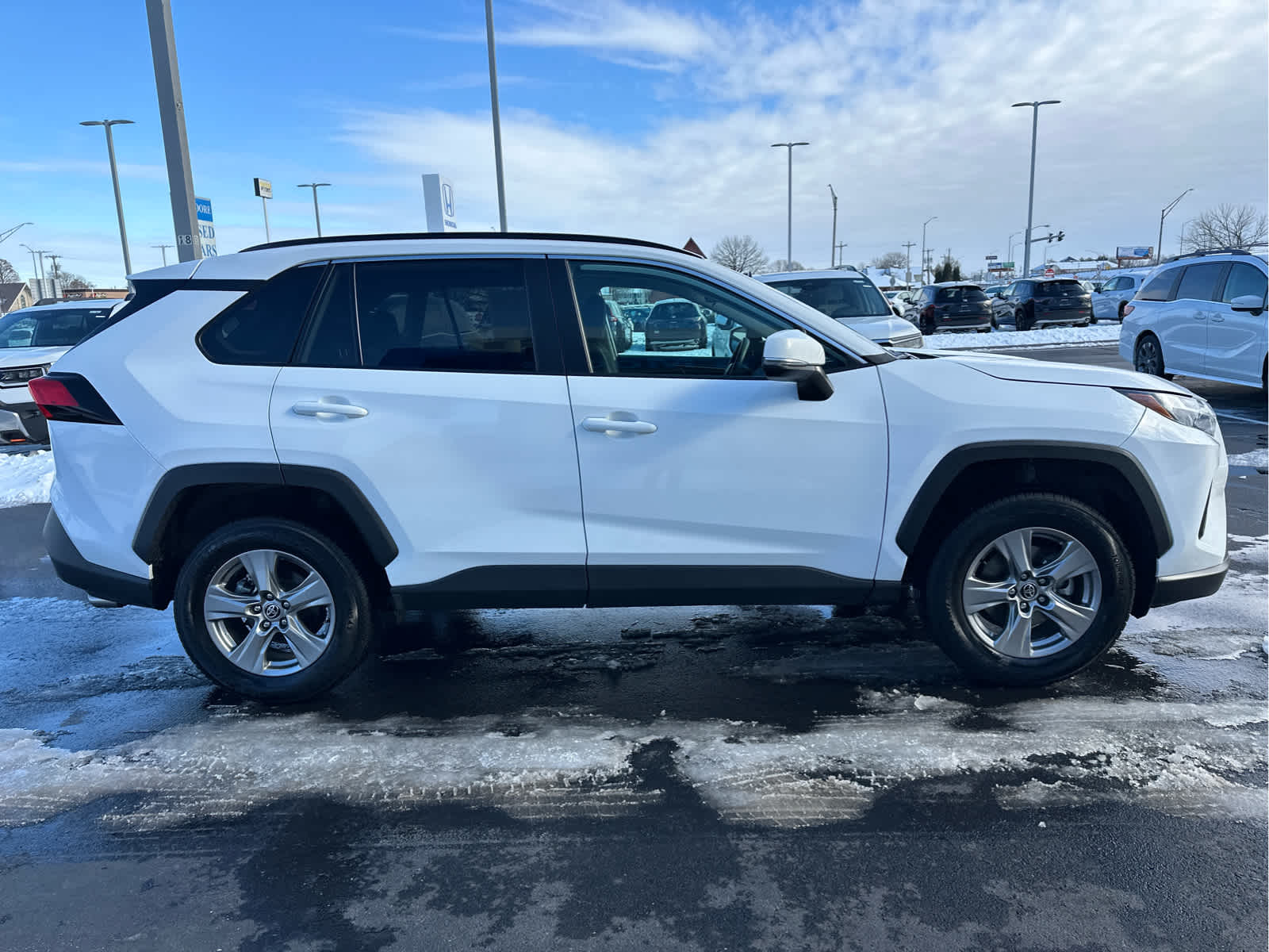 2024 Toyota RAV4 XLE