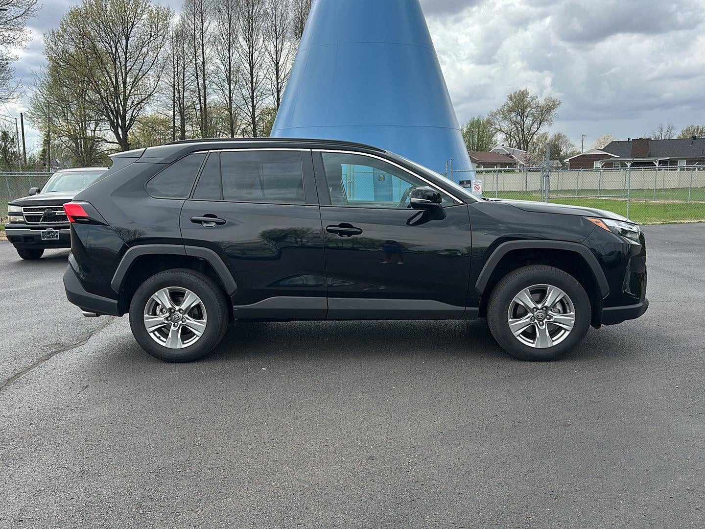 2024 TOYOTA TRUCK RAV4 XLE