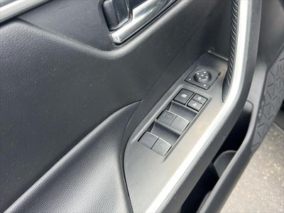 2024 TOYOTA TRUCK RAV4 XLE
