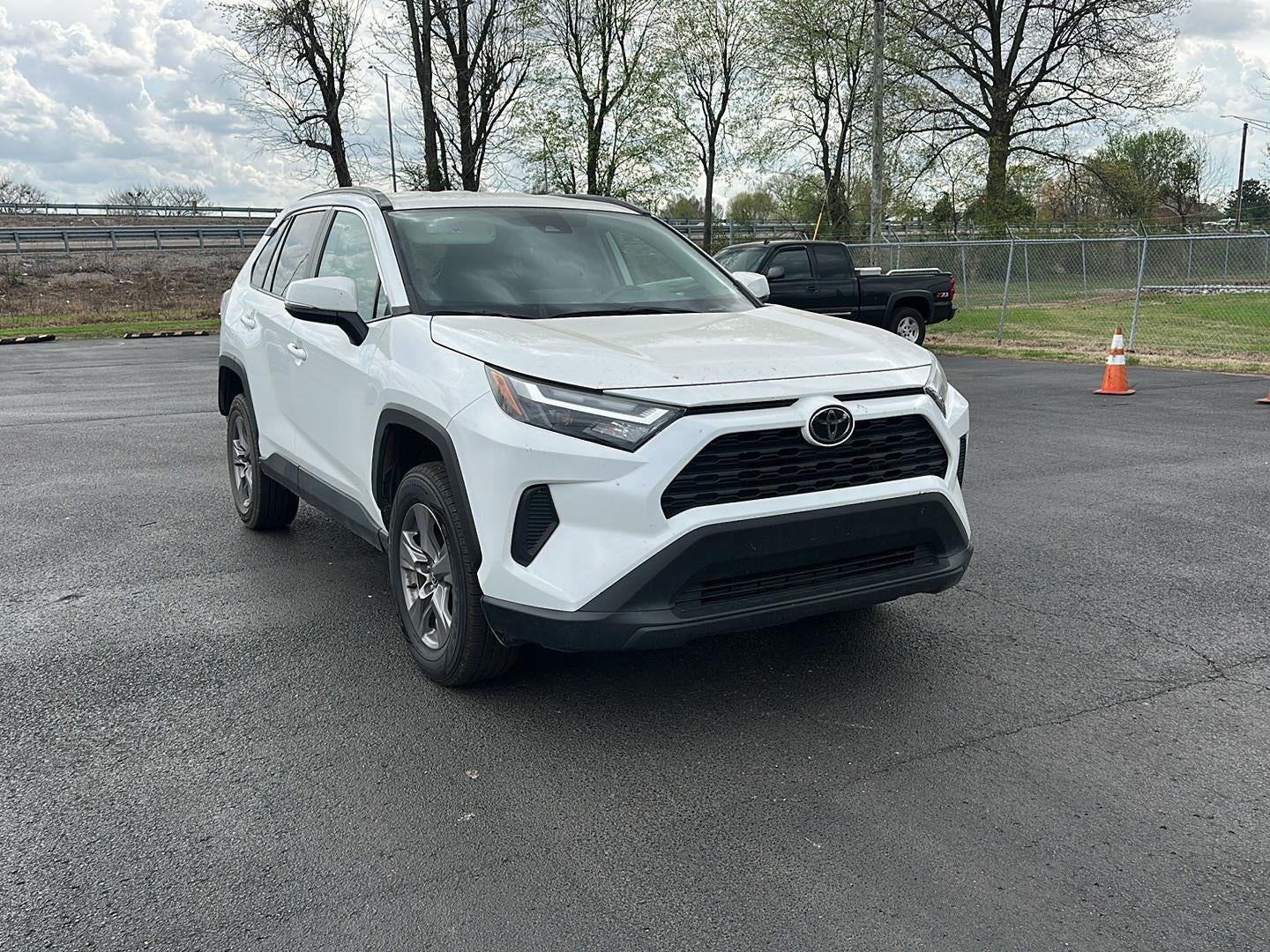 2024 TOYOTA TRUCK RAV4 XLE