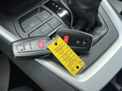 2024 TOYOTA TRUCK RAV4 XLE