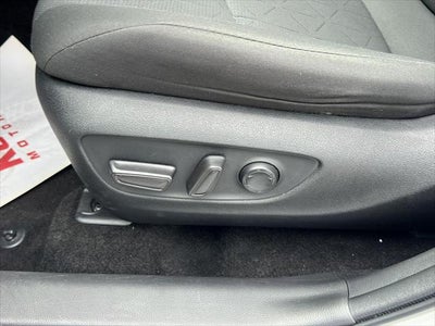 2024 TOYOTA TRUCK RAV4 XLE