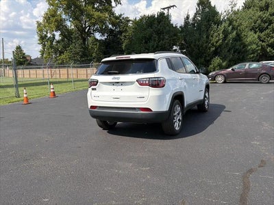 2022 Jeep Compass Latitude Lux