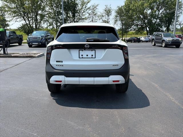 2025 Nissan Kicks SV