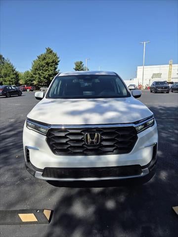 2023 Honda Pilot EX-L w/Rear Captain's Chairs