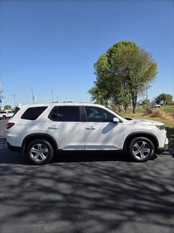 2023 Honda Pilot EX-L w/Rear Captain's Chairs