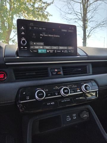 2023 Honda Pilot EX-L w/Rear Captain's Chairs