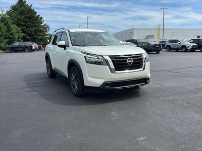2024 Nissan Pathfinder SV