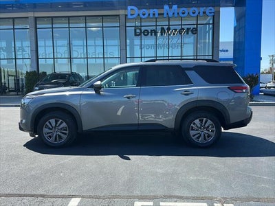 2024 Nissan Pathfinder SV