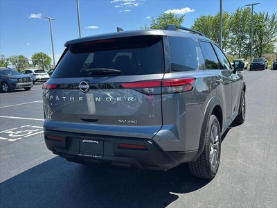 2024 Nissan Pathfinder SV