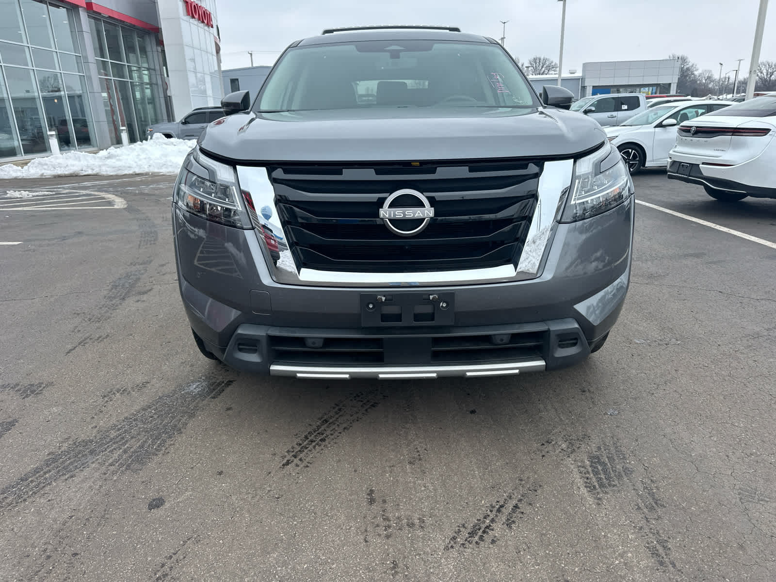 2023 Nissan Pathfinder SL
