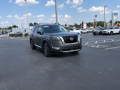2025 Nissan Pathfinder Platinum